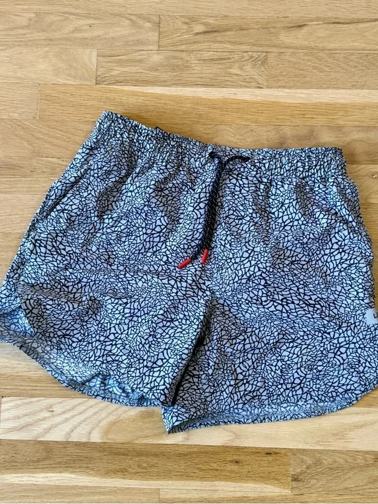 Men's Black & White Geometric Swim Trunks - Picture 4 of 4